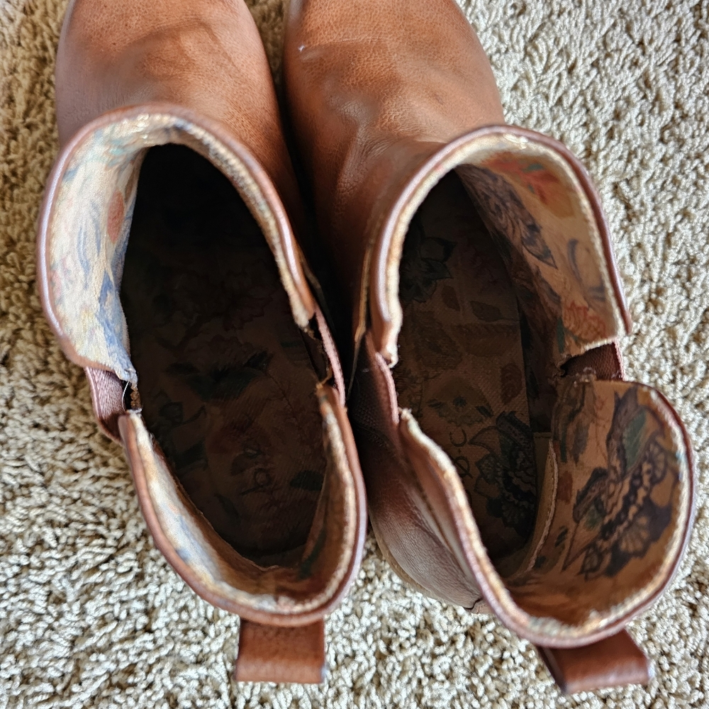 Born B.O.C. Alina Chelsea Boots Size 11 - Picture 4 of 9